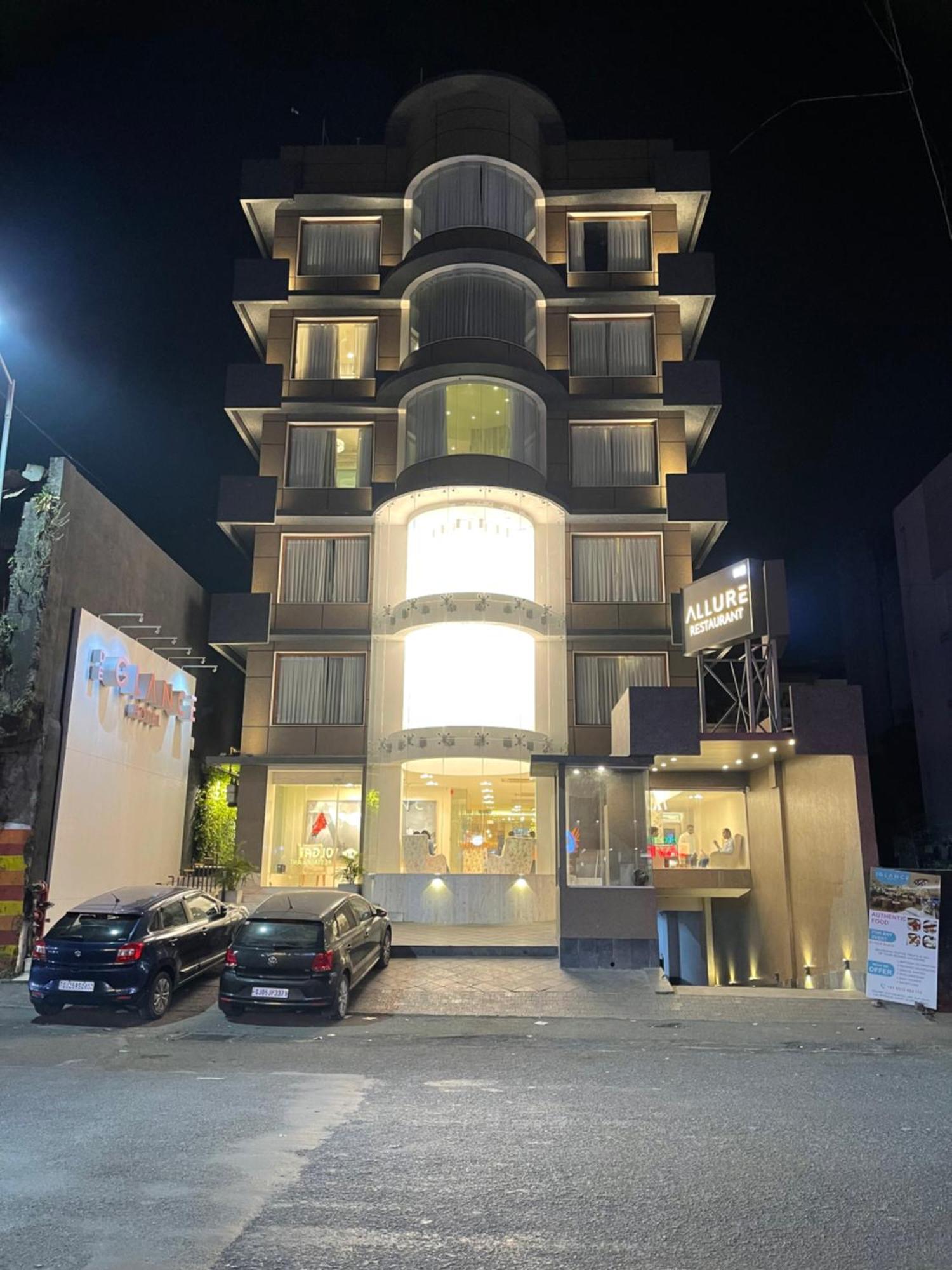 De Glance Hotel Súrat Exteriér fotografie